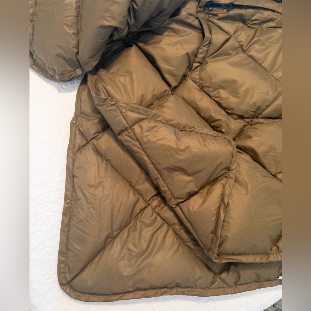 NWOT Therm-A-Rest Honcho Poncho Down Hooded Jacket Olive Green One Size - Picture 7 of 12